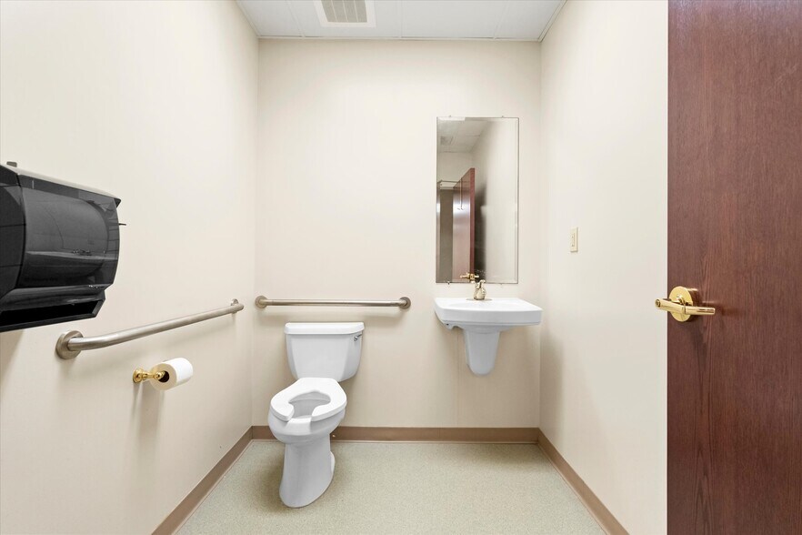 More Photos Of 1146 N New Hope Rd, Gastonia Medical For Sale