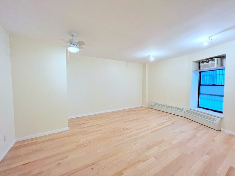 More Photos Of 43 Central Park N, New York Apartments For Lease