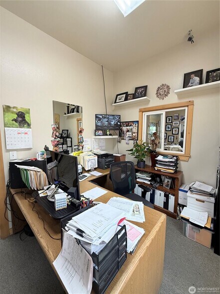 More Photos Of 509 Okoma Dr, Omak Office For Sale