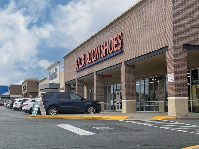 More Photos Of 360-430 E Hanes Mill Rd, Winston-Salem Unknown For Lease