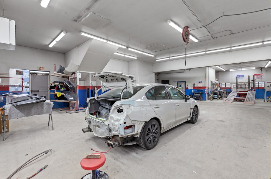 More Photos Of 2414 N 4th St, Coeur d'Alene Auto Repair For Sale