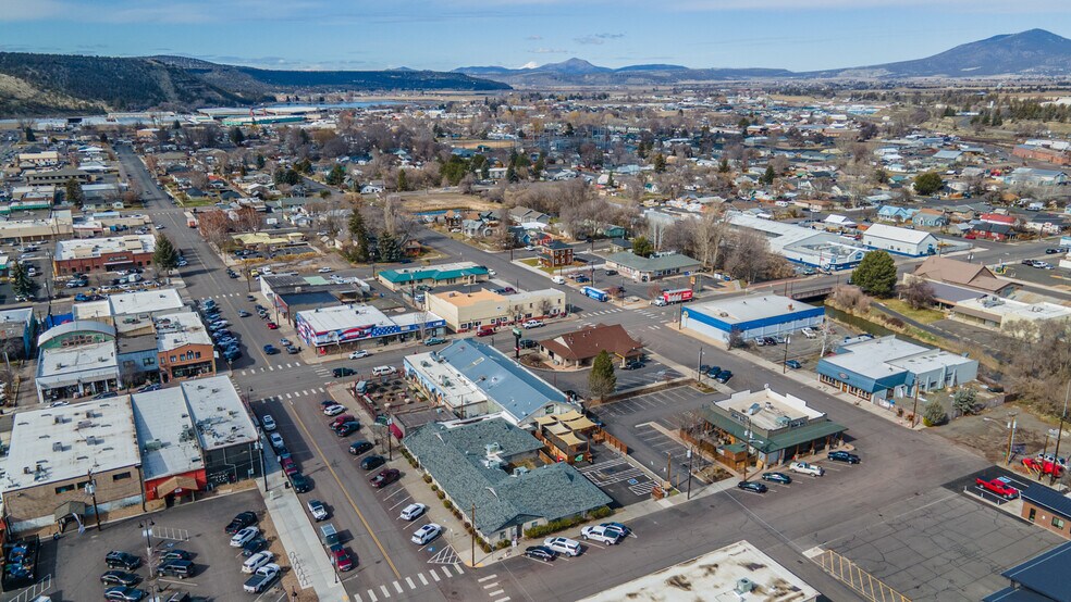 More Photos Of 420 N Main St, Prineville Restaurant For Sale