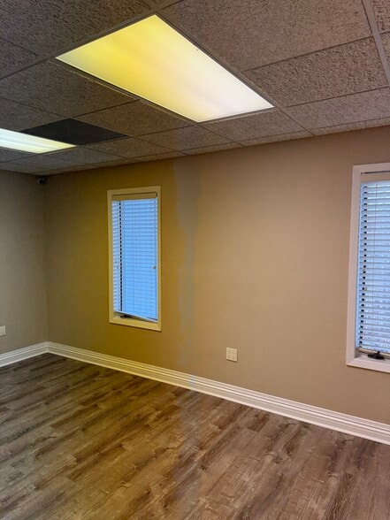 More Photos Of 193 Route 9, Manalapan Township Medical For Lease