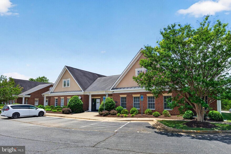 More Photos Of 7119 Salem Fields Blvd, Fredericksburg Office For Lease