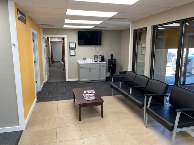 More Photos Of 2700 N Belt Hwy, Saint Joseph Office For Sale