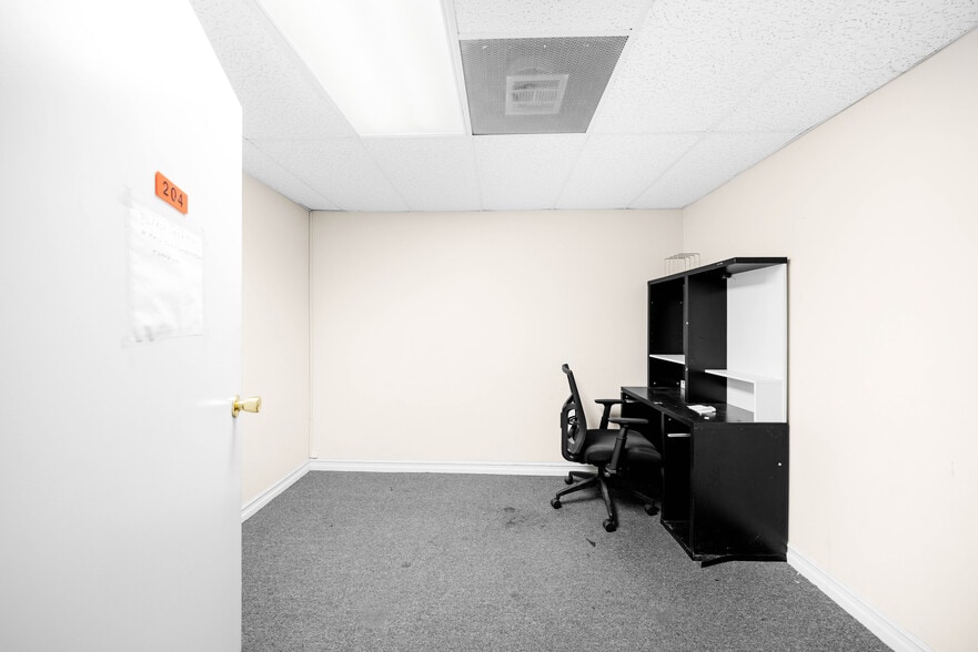 More Photos Of 4100 W Commonwealth Ave, Fullerton Office For Sale