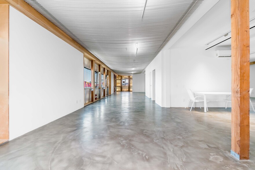 More Photos Of 2434 Lincoln Blvd, Venice Loft Creative Space For Sale