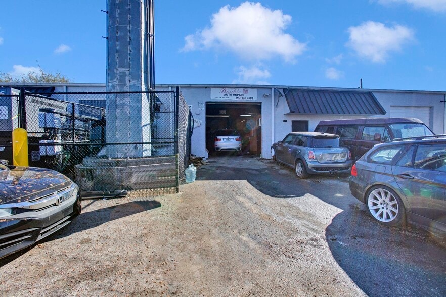 More Photos Of 1901 SW 100th Ter, Miramar Warehouse For Lease
