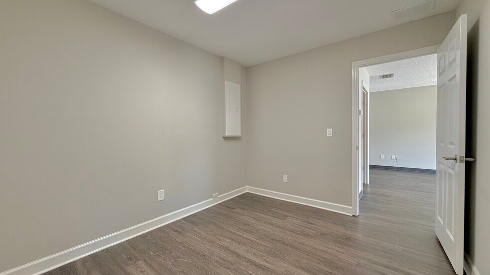 More Photos Of 1108 S State St, Bunnell Office For Lease