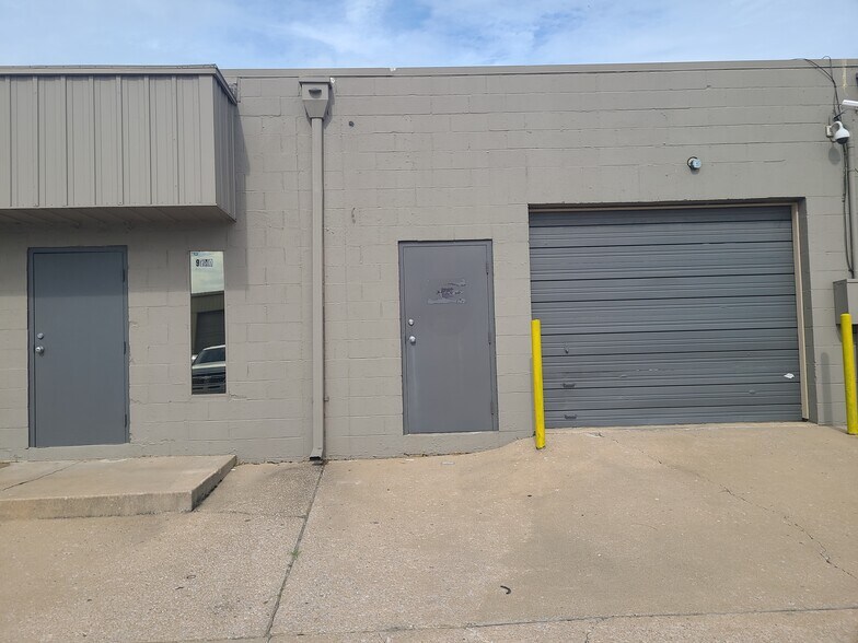 More Photos Of 9714-9748 E 55th Pl, Tulsa Light Manufacturing For Lease