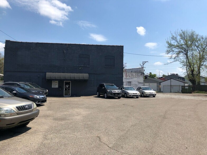 Primary Photo Of 1250 E Broadway, Louisville Freestanding For Lease