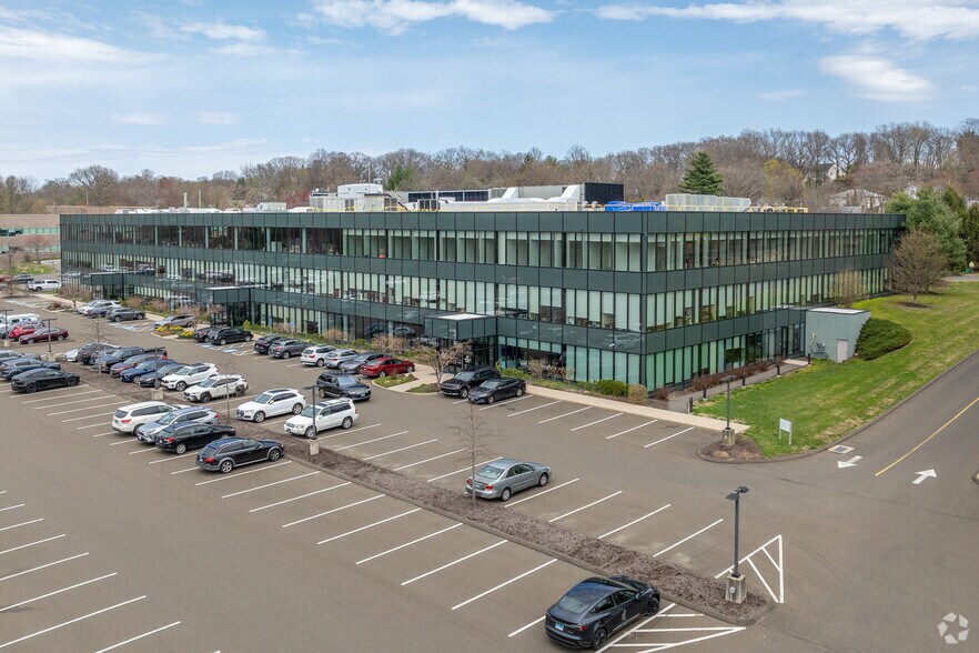 More Photos Of 260 Long Ridge Rd, Stamford Medical For Lease