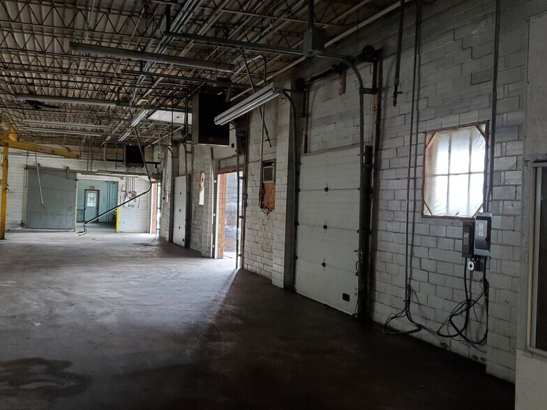More Photos Of 320 Park St, Coloma Industrial For Sale