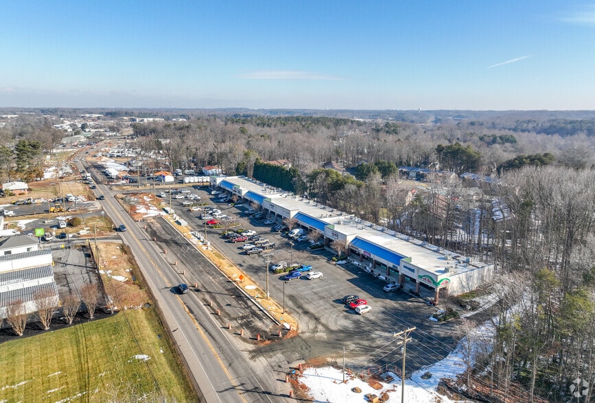 More Photos Of 2785 Charlotte Hwy, Mooresville Unknown For Lease