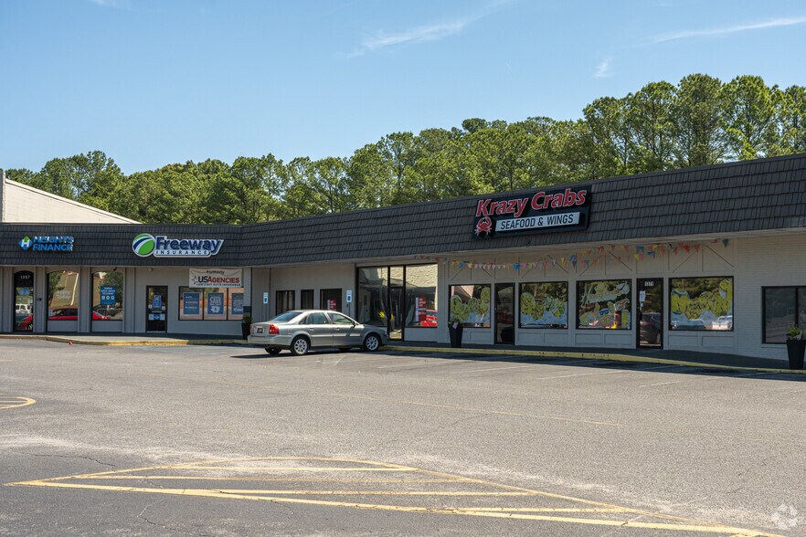More Photos Of 1301-1395 W Fort Williams St, Sylacauga Supermarket For Sale