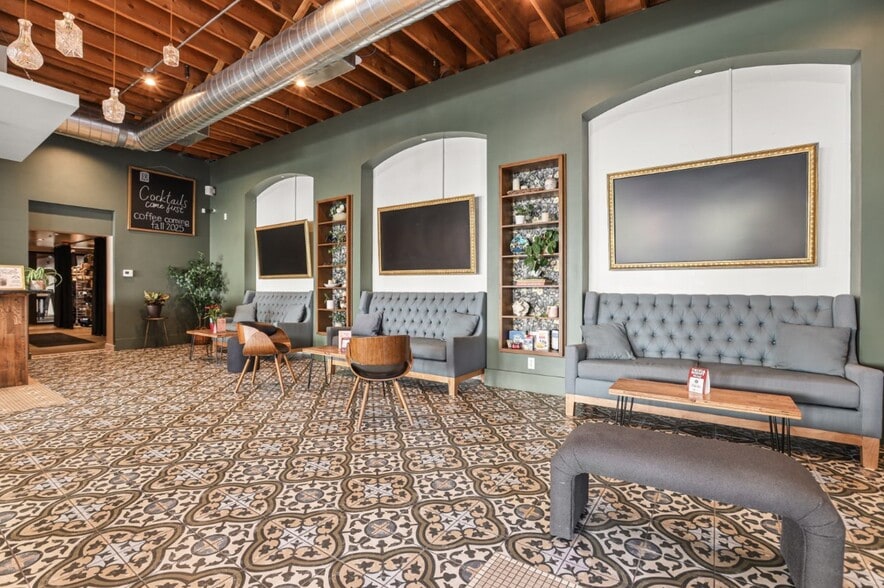 More Photos Of 2246 Larimer St, Denver Storefront For Sale