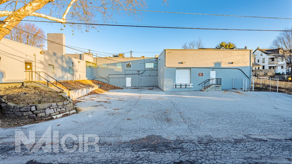 More Photos Of 400 W Lancaster Ave, Shillington Veterinarian Kennel For Sale