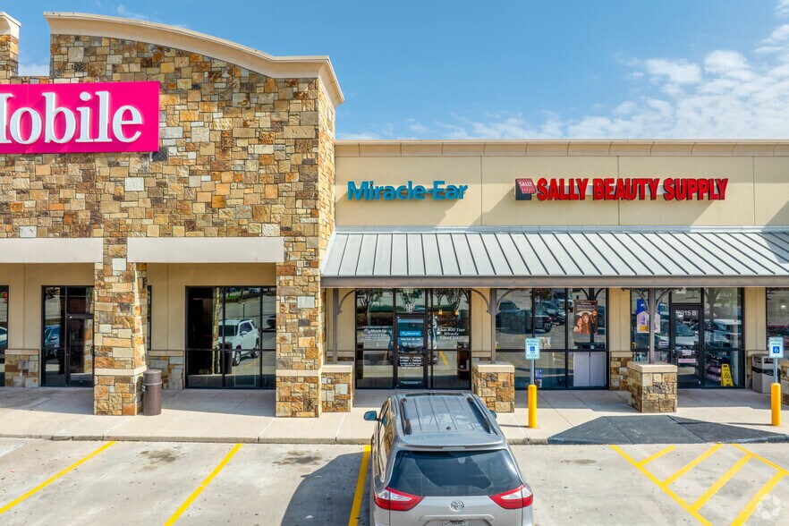 More Photos Of 6927 FM 1960 Rd W, Houston Unknown For Lease