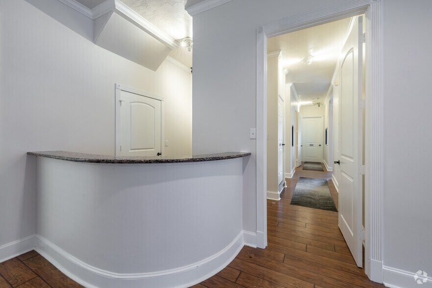 More Photos Of 12820 Willow Centre Dr, Houston Unknown For Lease