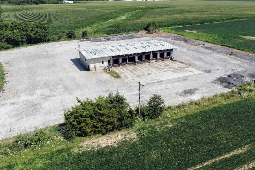 More Photos Of 5601 IN-32, Crawfordsville Truck Terminal For Lease