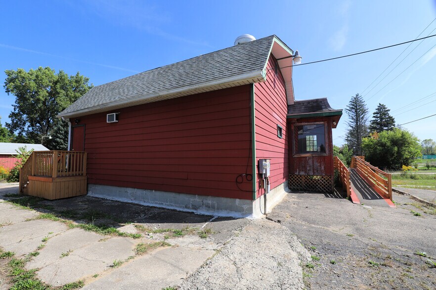 More Photos Of 2246 W Coldwater Rd, Flint Restaurant For Sale
