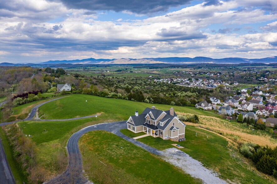 More Photos Of 243 Barrenridge rd, Staunton Specialty For Sale
