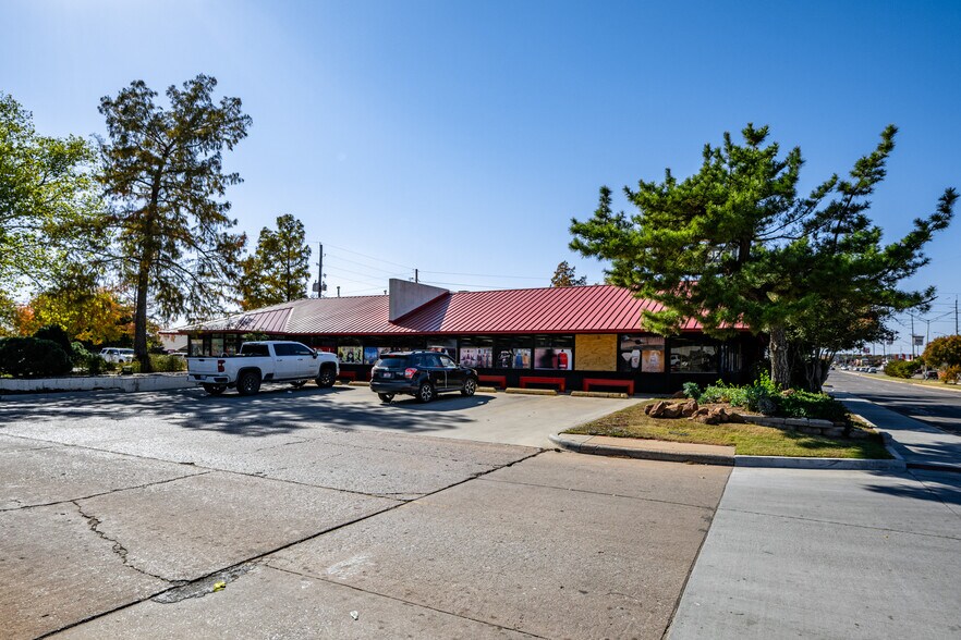 More Photos Of 2002 NW Cache Rd, Lawton General Retail For Sale