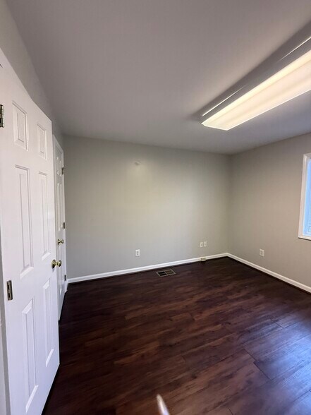 More Photos Of 304 E Washington St, Mebane Medical For Lease