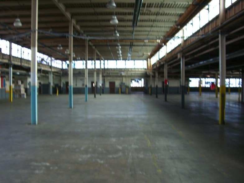 More Photos Of 3501 W Howard St, Skokie Flex For Lease