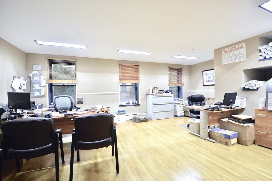 More Photos Of 410-412 W 48th St, New York Apartments For Lease