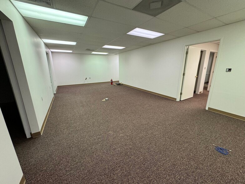 More Photos Of 16125 Business Pky, Hagerstown Service For Lease