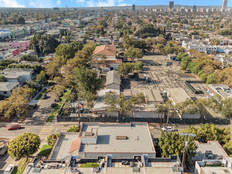 More Photos Of 803 N Detroit St, Los Angeles Apartments For Sale