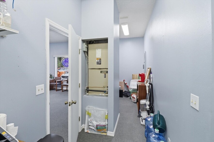More Photos Of 2339 N Country Road 470, Lake Panasoffkee Office For Sale