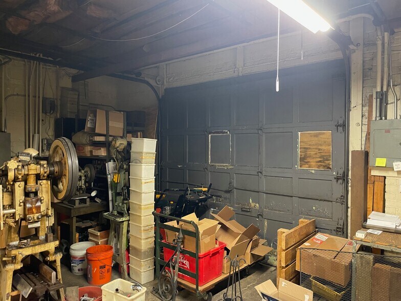 More Photos Of 8101 Monticello Ave, Skokie Flex For Sale