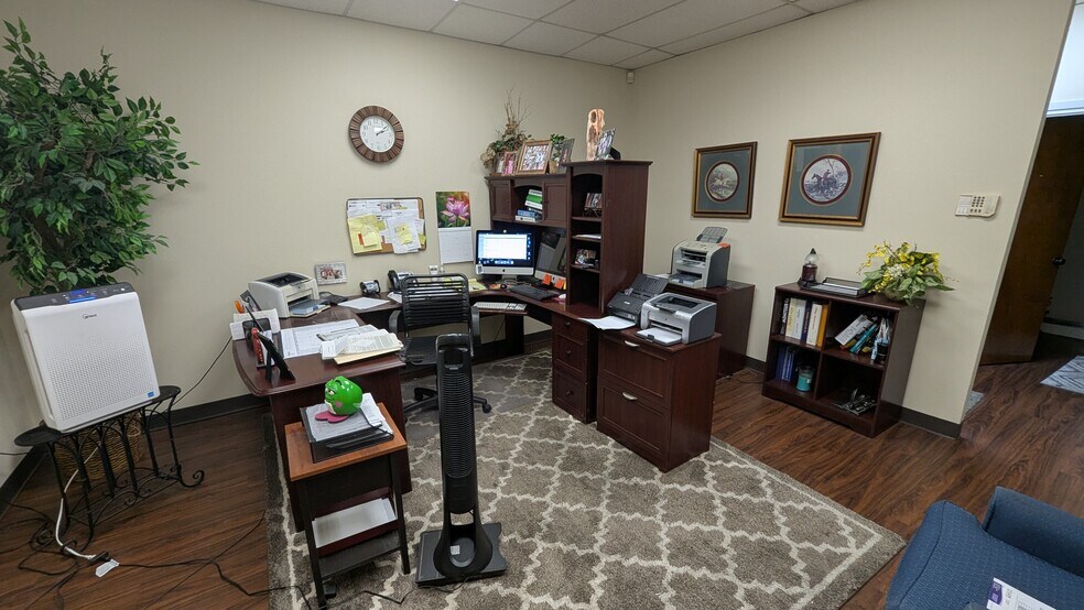 More Photos Of 13650 T I Blvd, Dallas Showroom For Lease