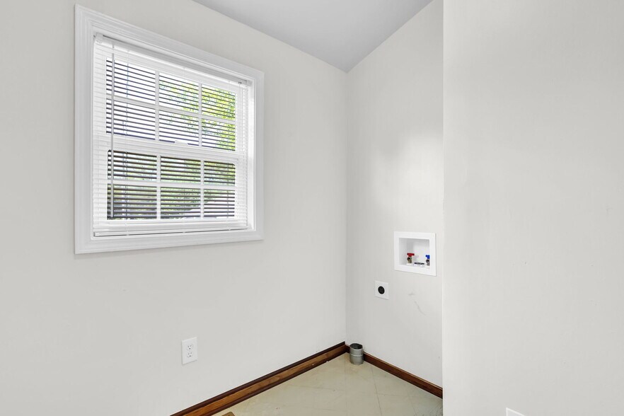 More Photos Of 134 Marble Mill Rd, Marietta Office For Sale