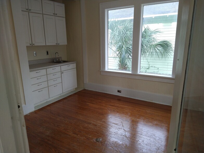 More Photos Of 801 Turner St, Clearwater Office For Lease
