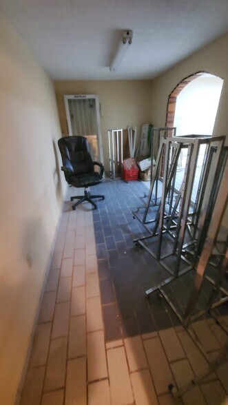 More Photos Of 330-332 W 9th St, Hialeah Storefront Retail Office For Lease