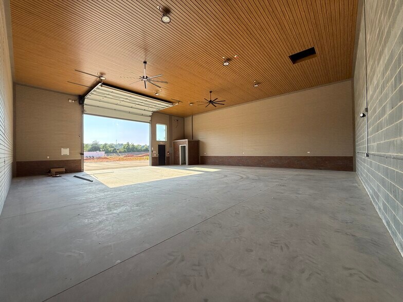 More Photos Of 144 McCrary Rd, Mooresville Industrial For Sale