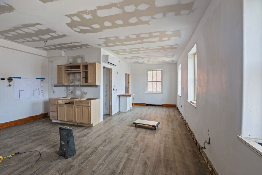 More Photos Of 255 Main St, Pawtucket Office For Sale