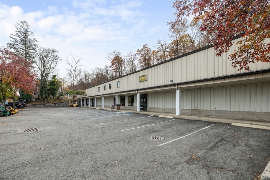 More Photos Of 1190 Pompton Ave, Cedar Grove General Retail For Sale