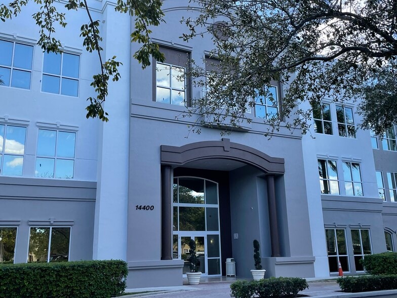 More Photos Of 14400 NW 77th Ct, Miami Lakes Office For Lease