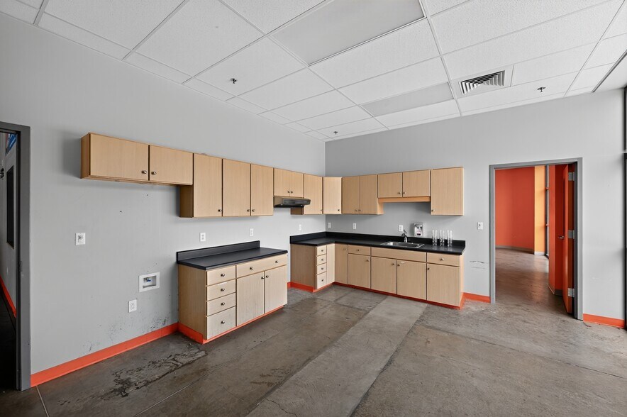 More Photos Of 3201 Northside Dr, Raleigh Light Distribution For Lease