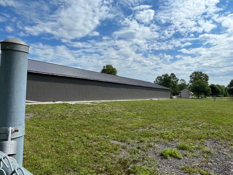 More Photos Of 13373 County Road 2, Morrisburg Industrial For Lease