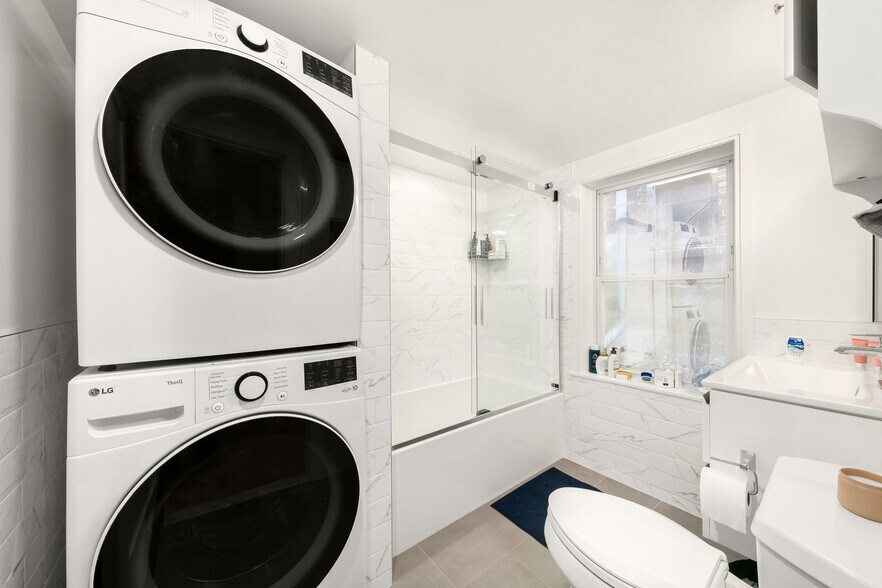 More Photos Of 135 Reade St, New York Multifamily For Sale