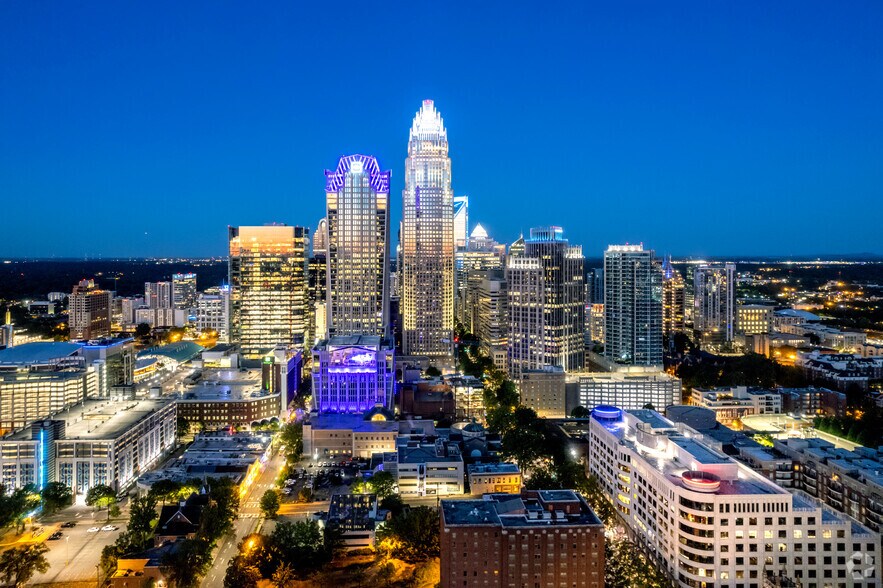 More Photos Of 401 N Tryon St, Charlotte Office For Lease