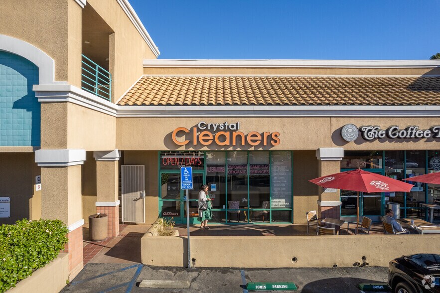 More Photos Of 300-316 N Glendale Ave, Glendale Unknown For Lease