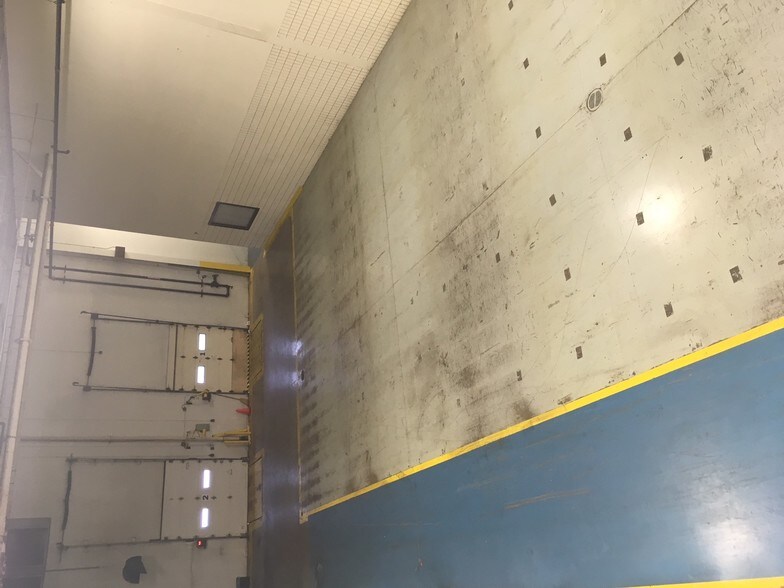 More Photos Of 414 E 40th St, Holland Manufacturing For Lease