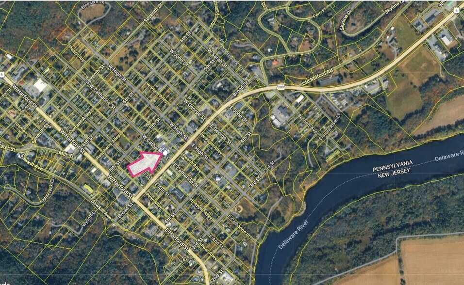 More Photos Of 105 W Catherine St, Milford Office For Sale