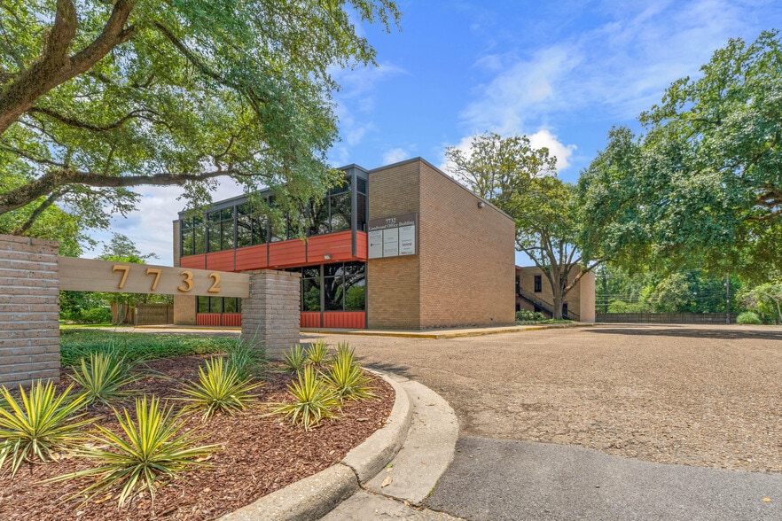 Primary Photo Of 7732 Goodwood Blvd, Baton Rouge Office Residential For Sale